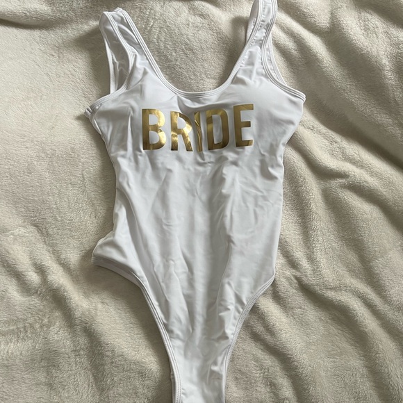 Bride One Piece - Picture 4 of 4